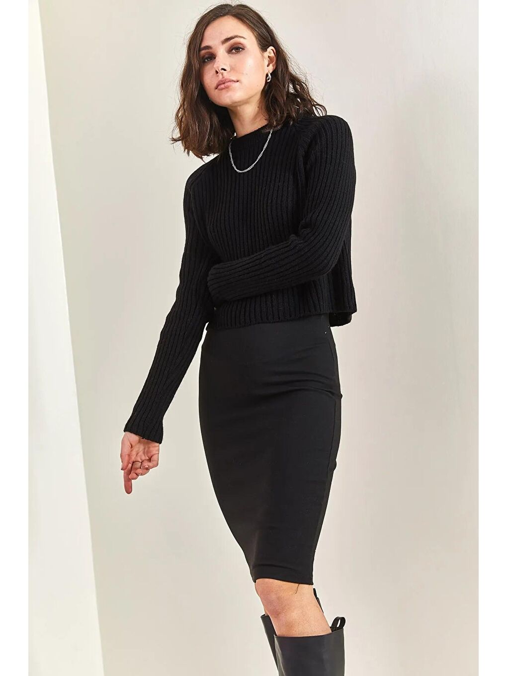 Siyah Kadın Kalem Etek