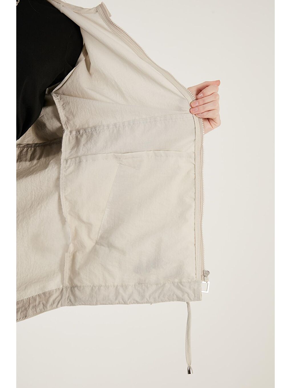 Bej Regular Fit Kapüşonlu İnce Mevsimlik Mont 497GILMORE-4