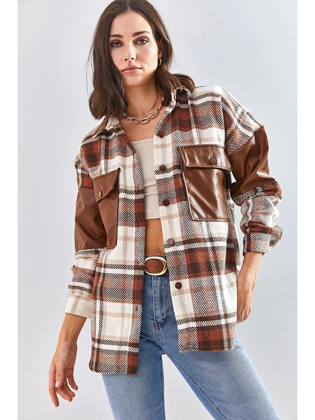 Kahverengi Kadın Cepleri ve Kolu Deri Desenli Ekose Gömlek 3050