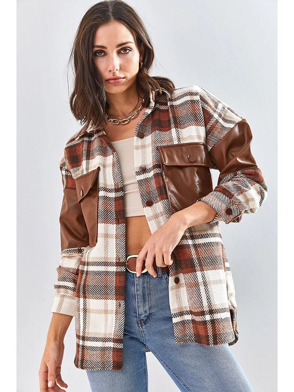 Kahverengi Kadın Cepleri ve Kolu Deri Desenli Ekose Gömlek 3050-2