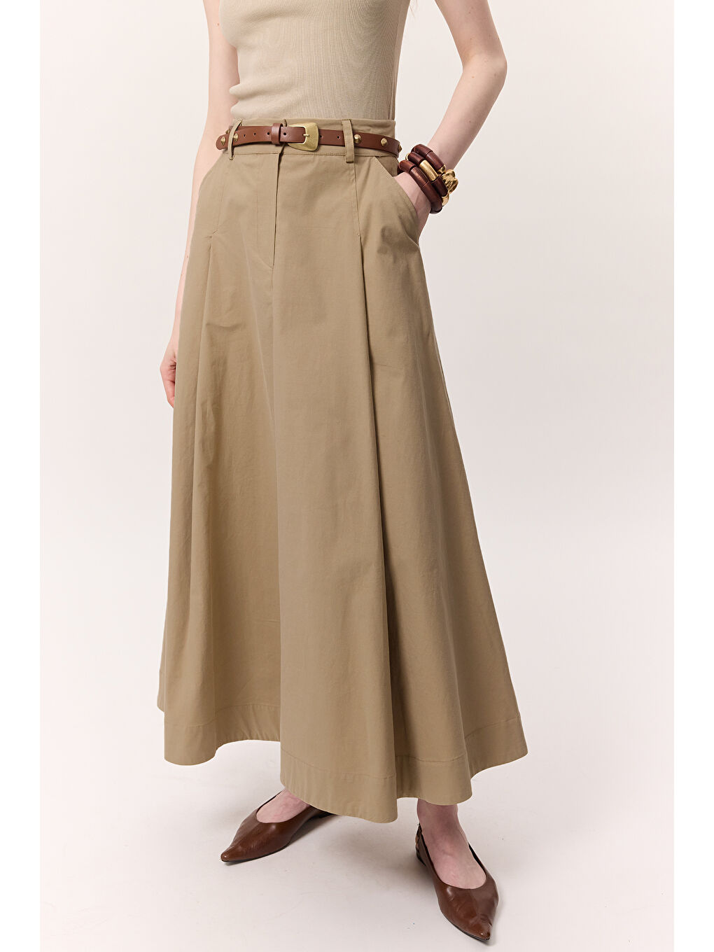 Bej Cep Detaylı Geniş Etek Kum-4