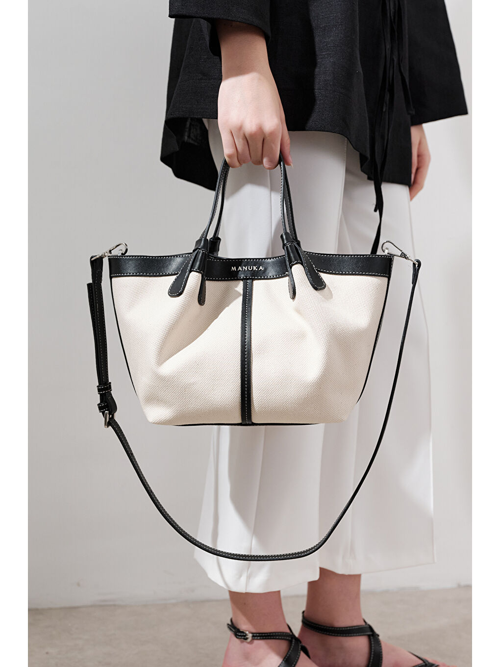 Kanvas Dikiş Detaylı Mini Çanta Bej