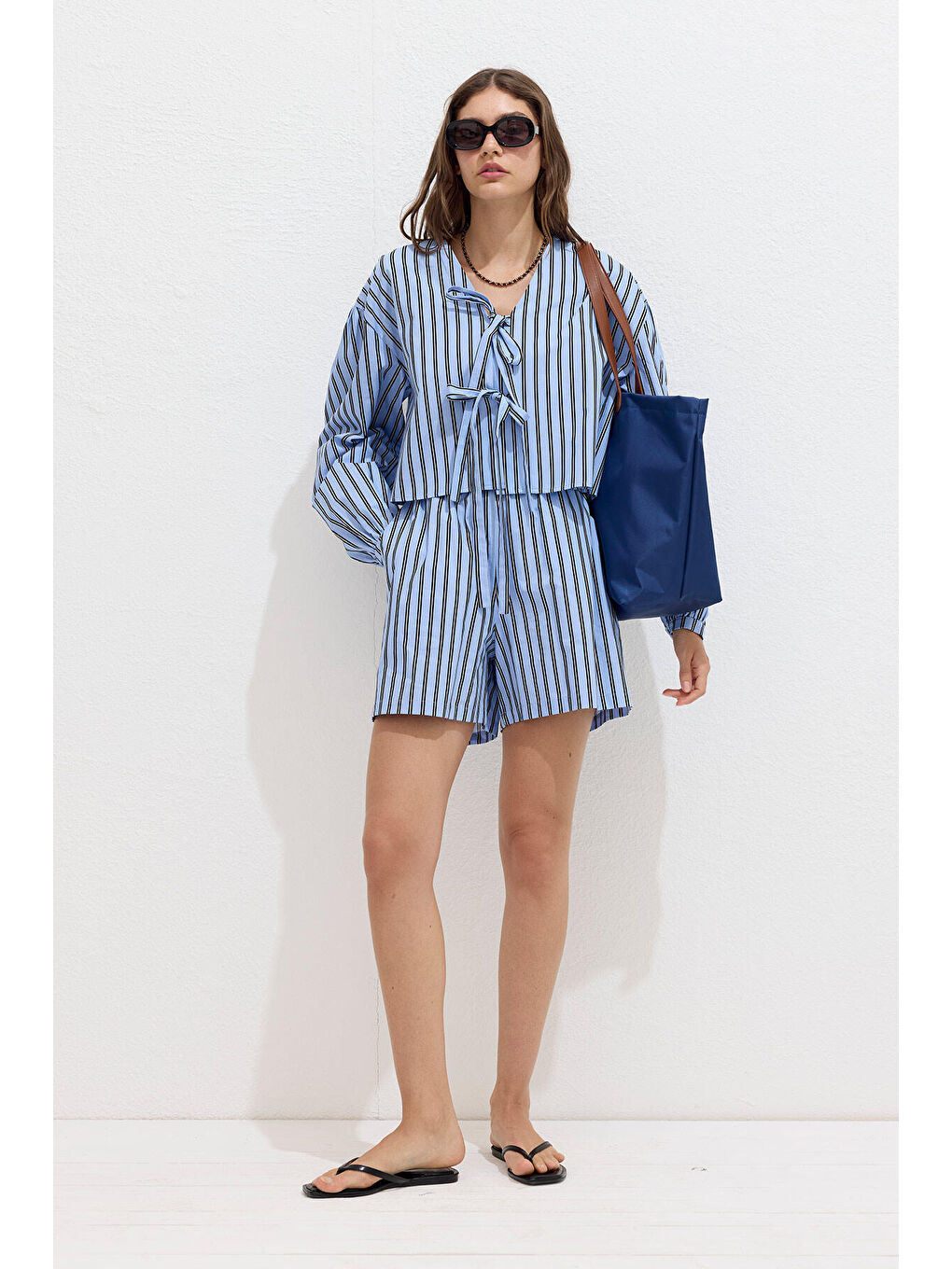 Çizgili Bağcıklı Bluz Mavi-4