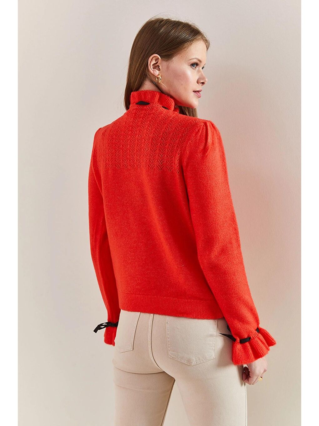 Kırmızı Kadın Kolları ve Yakası Fiyonk Desenli Triko Kazak-2