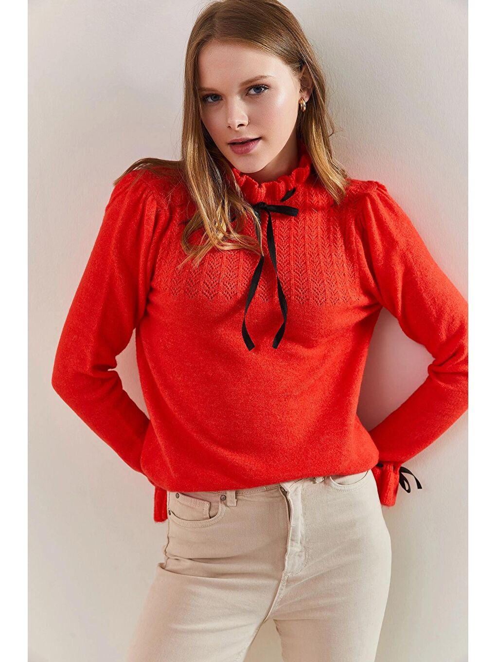 Kırmızı Kadın Kolları ve Yakası Fiyonk Desenli Triko Kazak-3