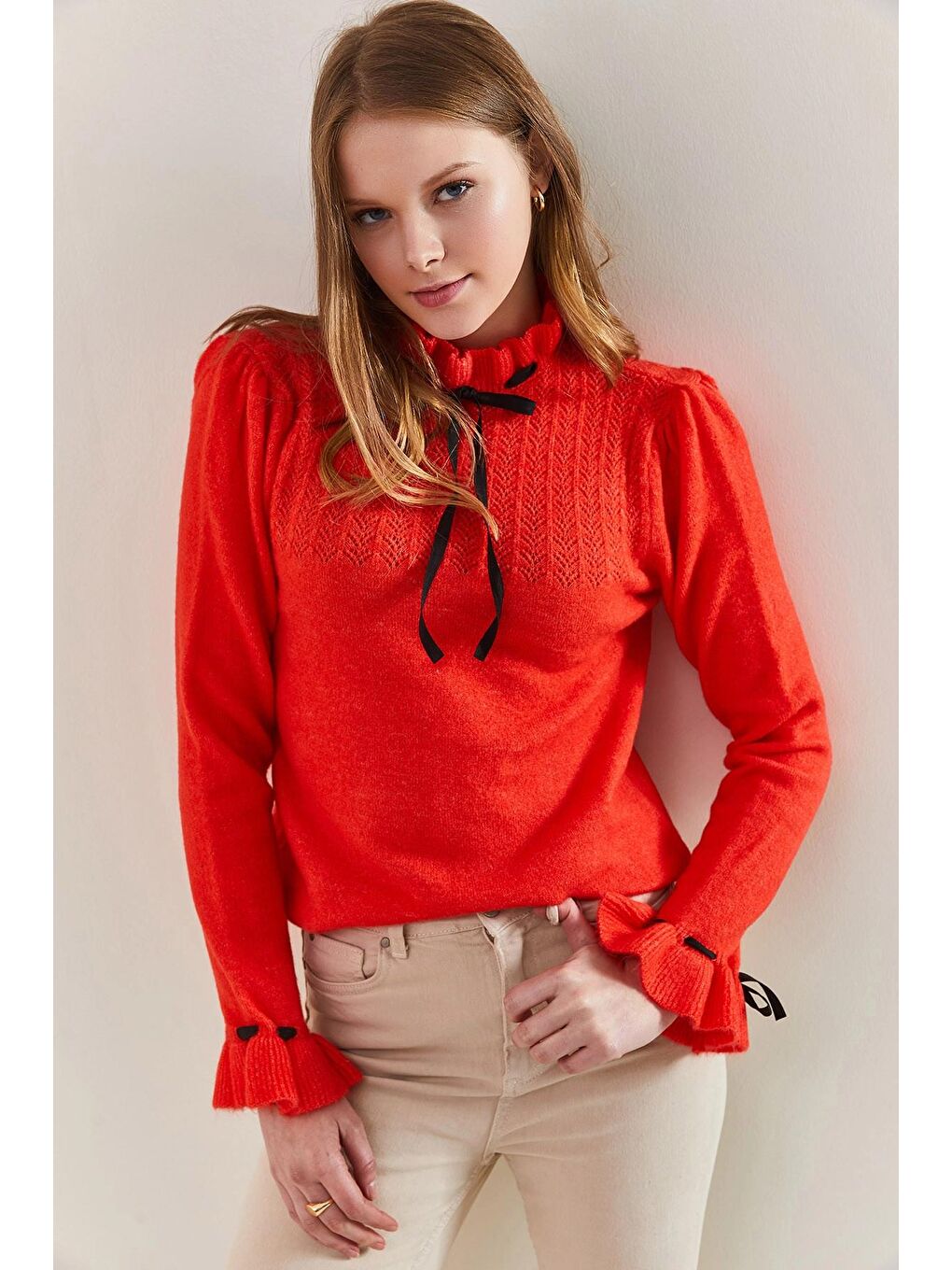 Kırmızı Kadın Kolları ve Yakası Fiyonk Desenli Triko Kazak-4