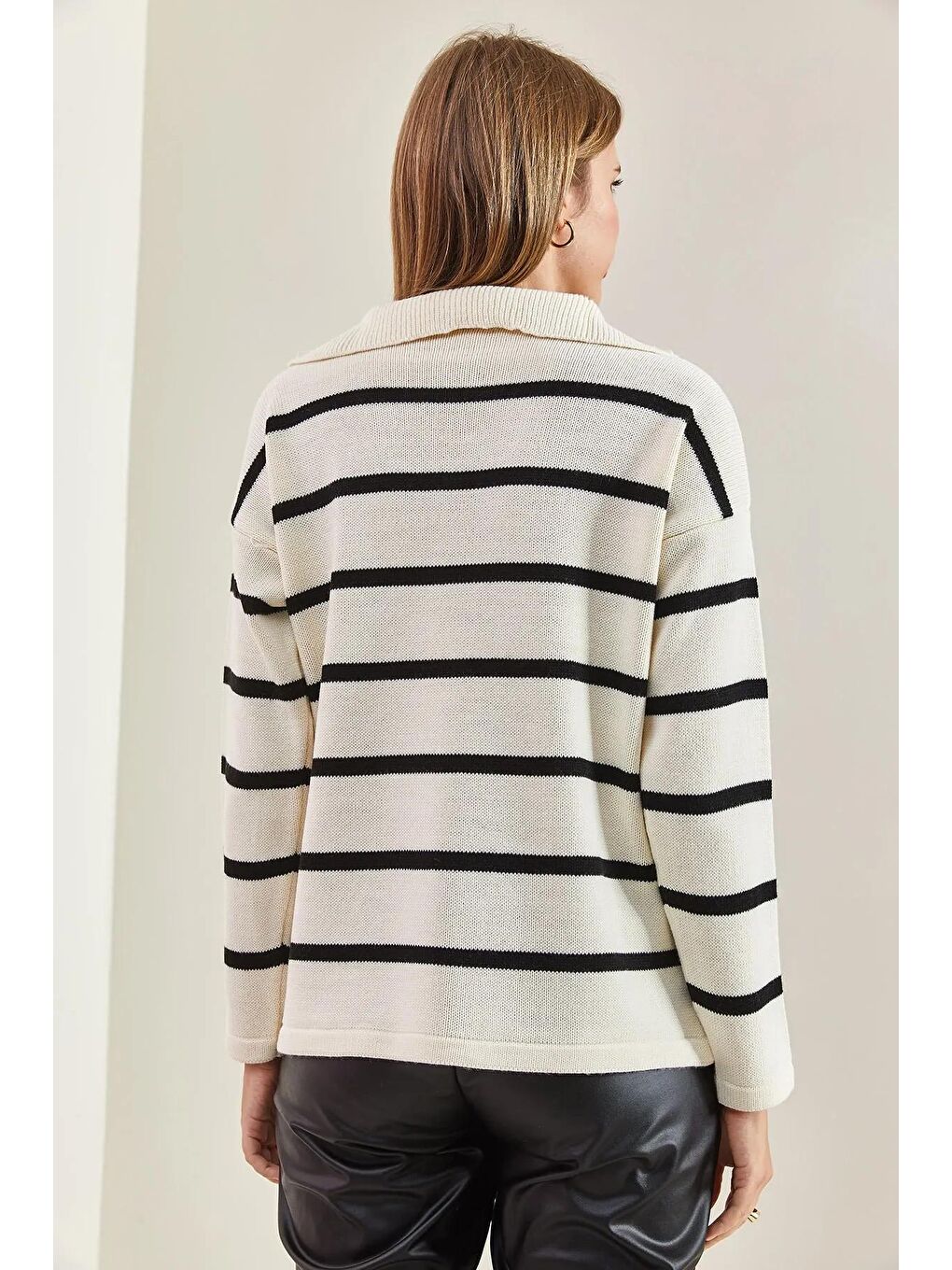 Bej Kadın Balıkçı Yaka Fermuarlı Çizgili Triko Kazak-1
