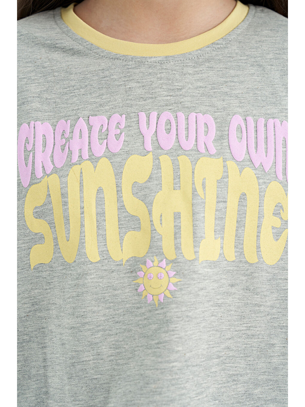 Gri Melanj Renkli Yazı Baskılı O Yaka Oversize  Kısa Kollu Kız Çocuk Tişört - 75111-4