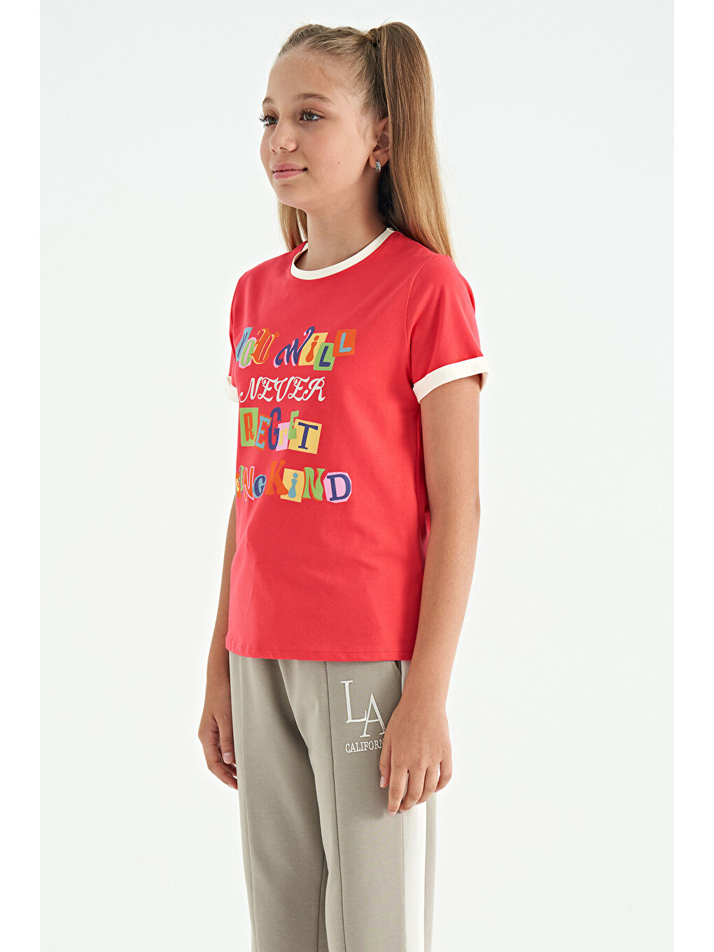 Pembe Rose Renkli Yazı Detaylı O Yaka Rahat Form Kız Çocuk Tişört - 75109-2