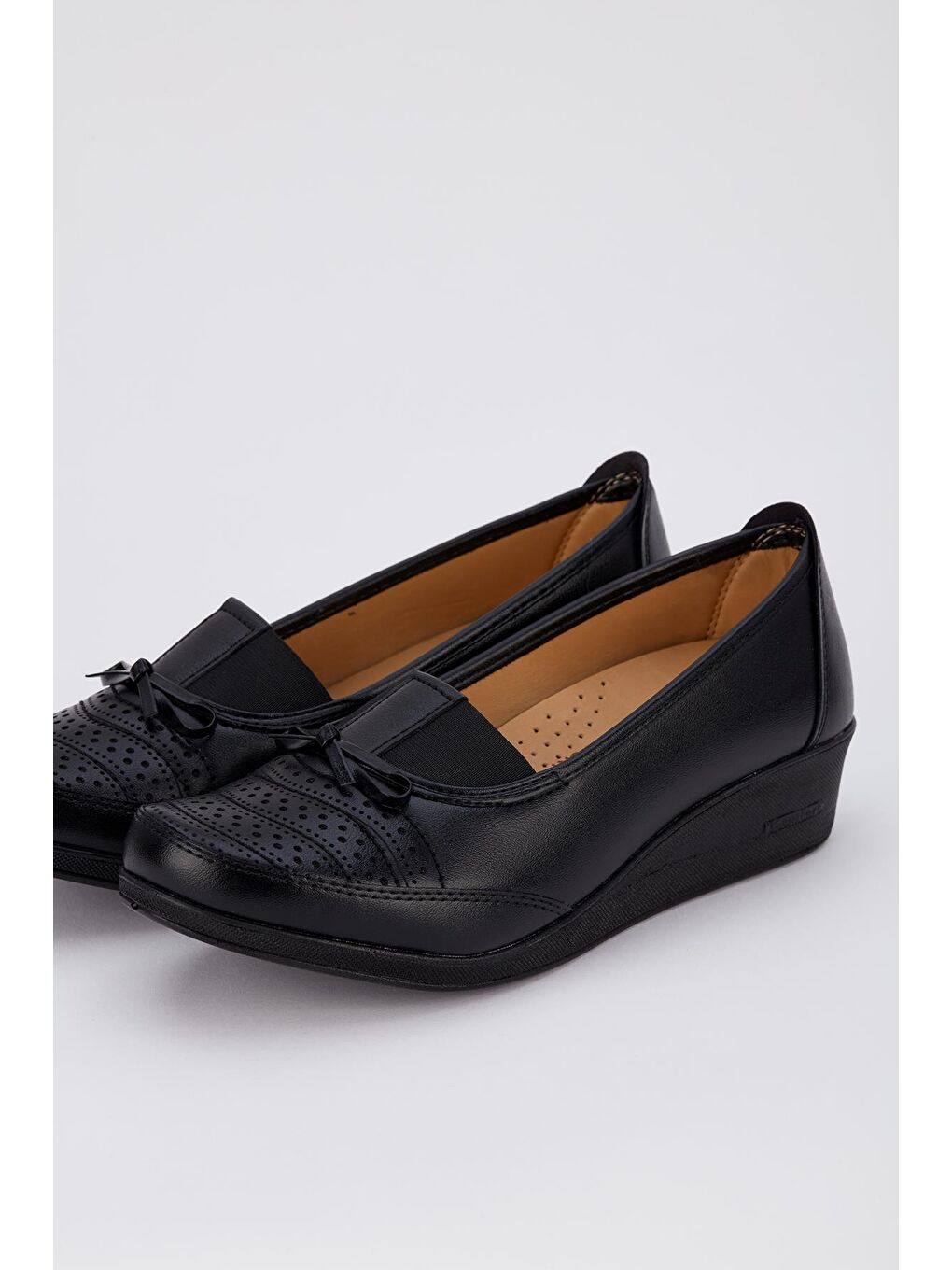 Siyah A10 Ortopedik Anne Ayakkabısı-1