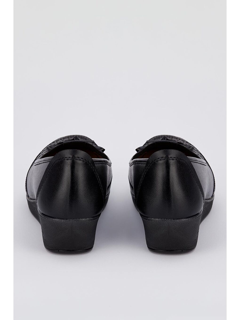 Siyah A10 Ortopedik Anne Ayakkabısı-3