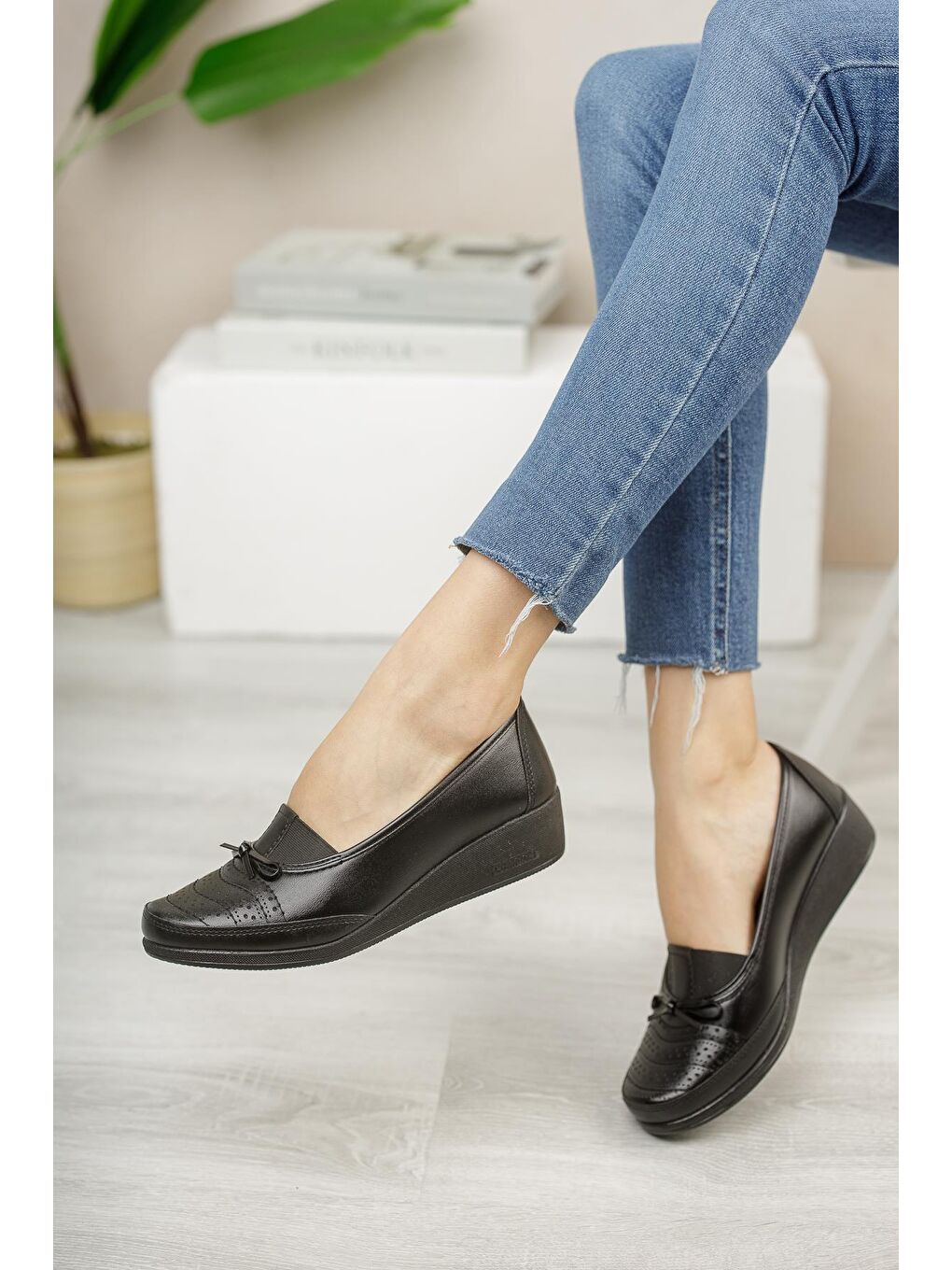 Siyah A10 Ortopedik Anne Ayakkabısı-4