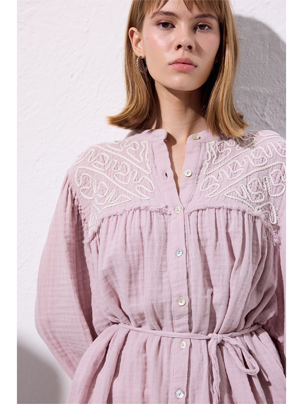 Pembe Müslin İşlemeli Gömlek Pudra-2