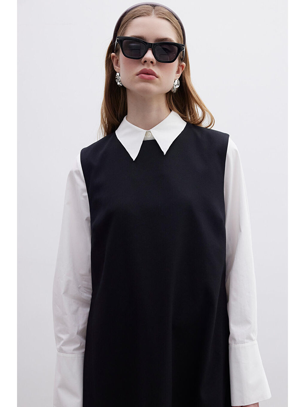 Kolsuz Minimal Siyah Elbise-3