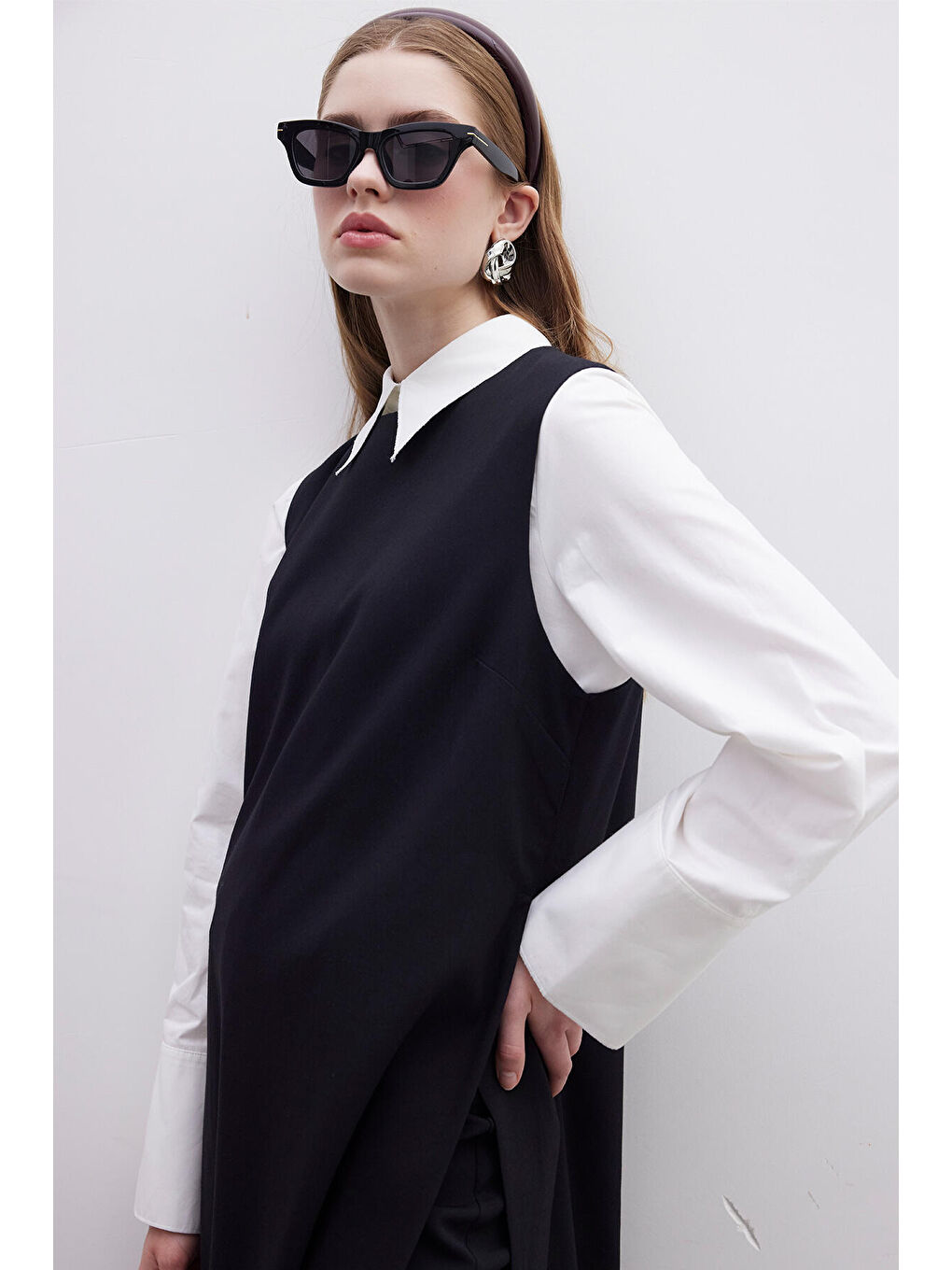 Kolsuz Minimal Siyah Elbise-4