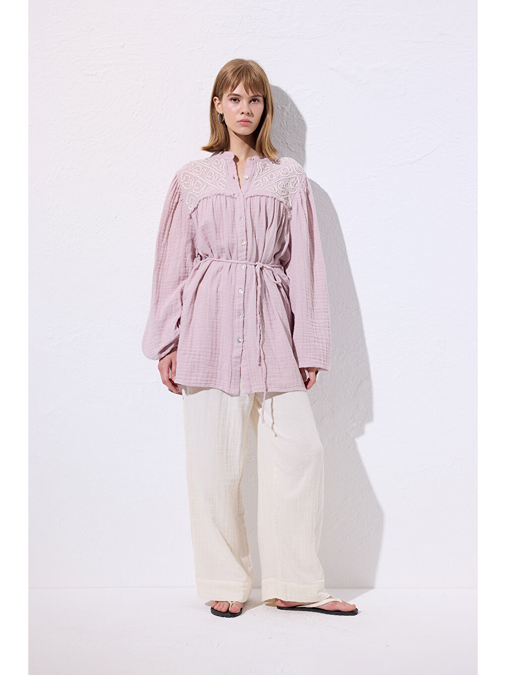 Pembe Müslin İşlemeli Gömlek Pudra-3