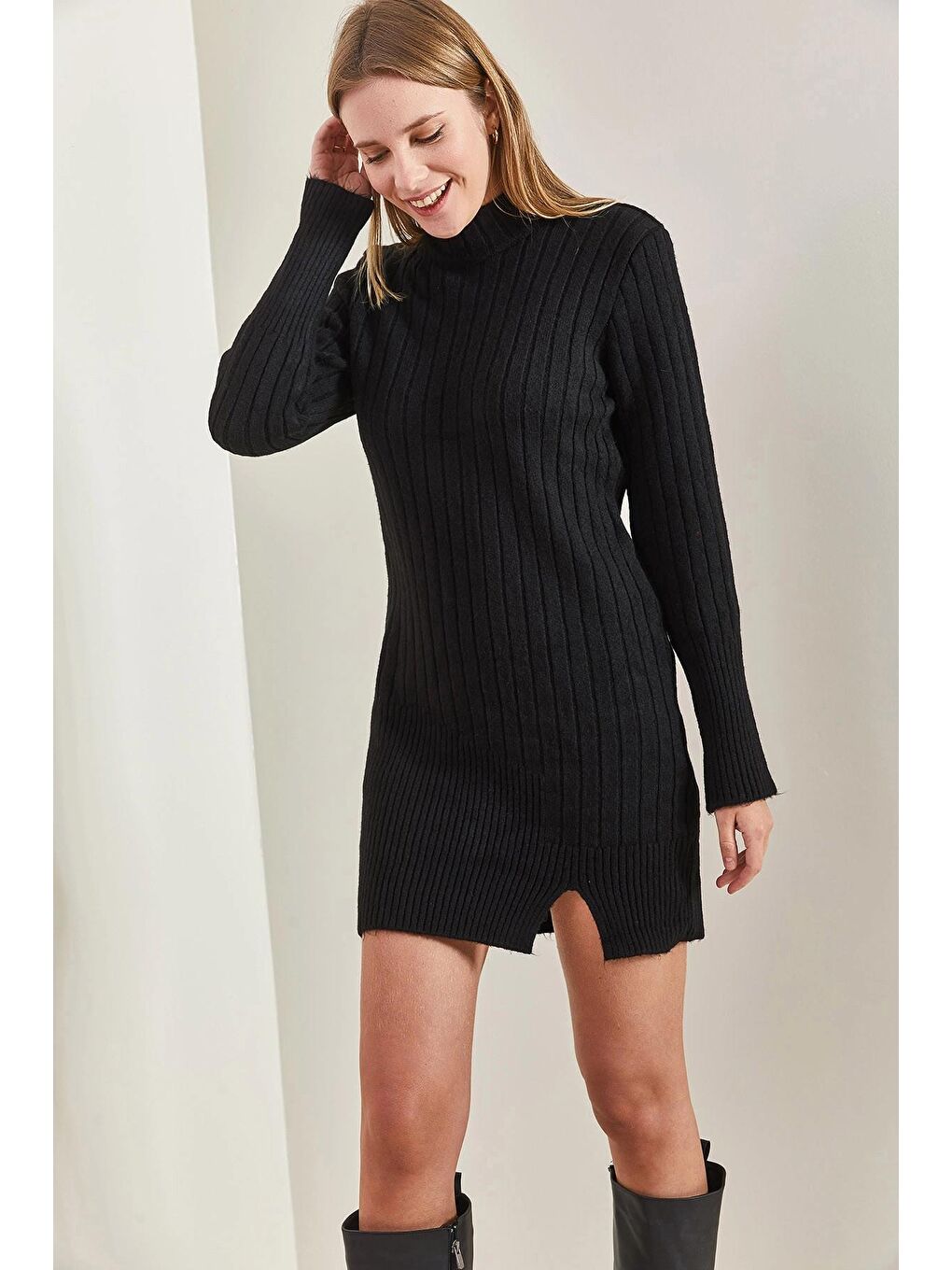 Siyah Kadın Fitilli Etek Ucu Yırtmaçlı Triko Elbise