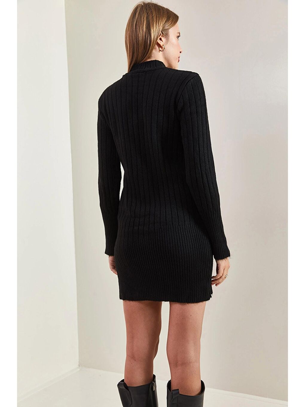 Siyah Kadın Fitilli Etek Ucu Yırtmaçlı Triko Elbise-1