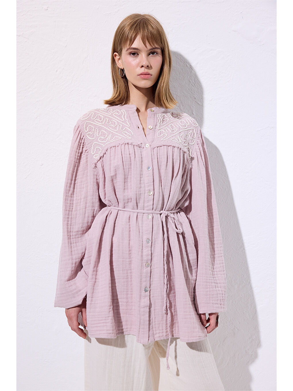 Pembe Müslin İşlemeli Gömlek Pudra-4