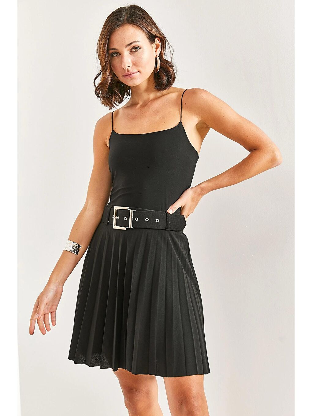 Siyah Kadın Pileli Kemerli Kısa Etek 7103