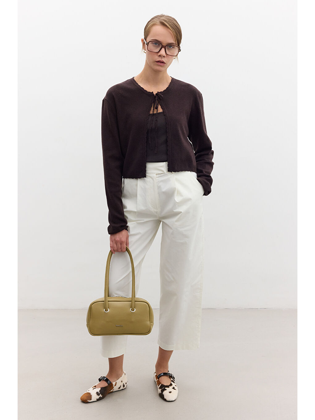 Yumuşak Dokulu Bağcıklı Triko Hırka Kahverengi-2