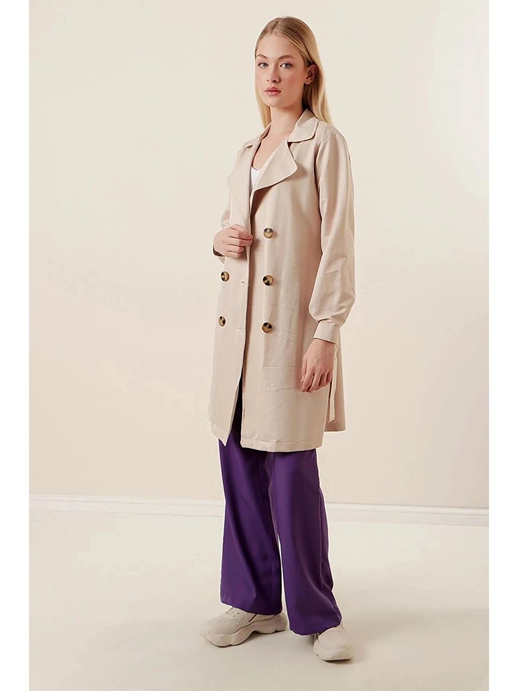 Ekru Kadın Krem Kruvaze Yaka Kemerli Astarsız Mevsimlik Rahat Kısa Trençkot Hzl23S-BD158641-4