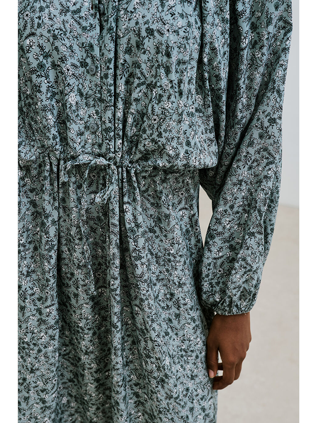 İndigo Desenli Viskon Bağlamalı Elbise Lıly Indıgo-2