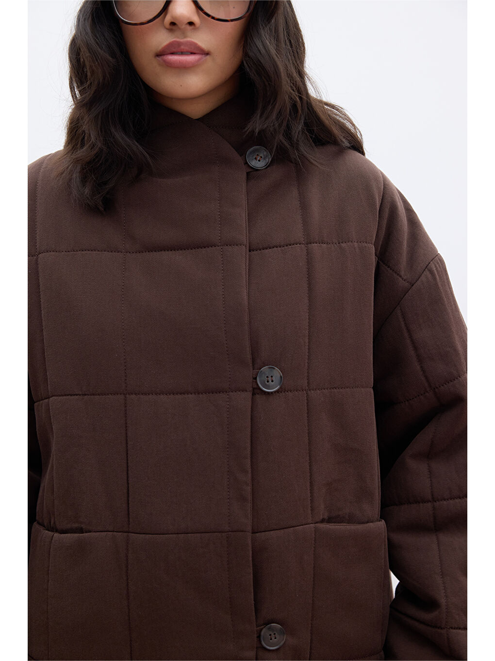 Yüksek Yaka Kapitone Mont Kahverengi-5