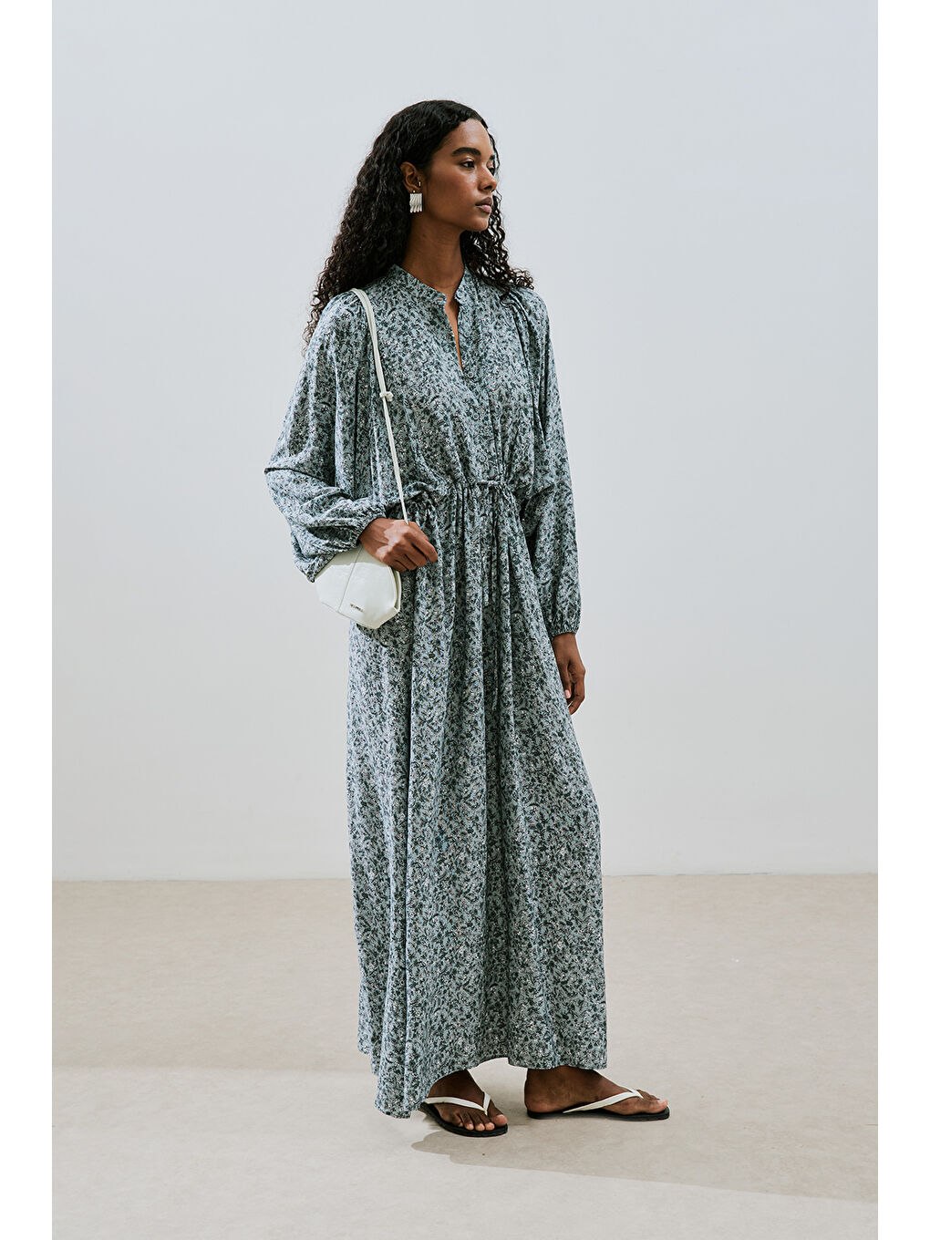 İndigo Desenli Viskon Bağlamalı Elbise Lıly Indıgo-5