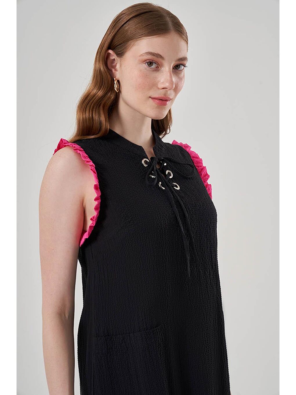 Renk Bloklu Patlı Siyah Elbise-1