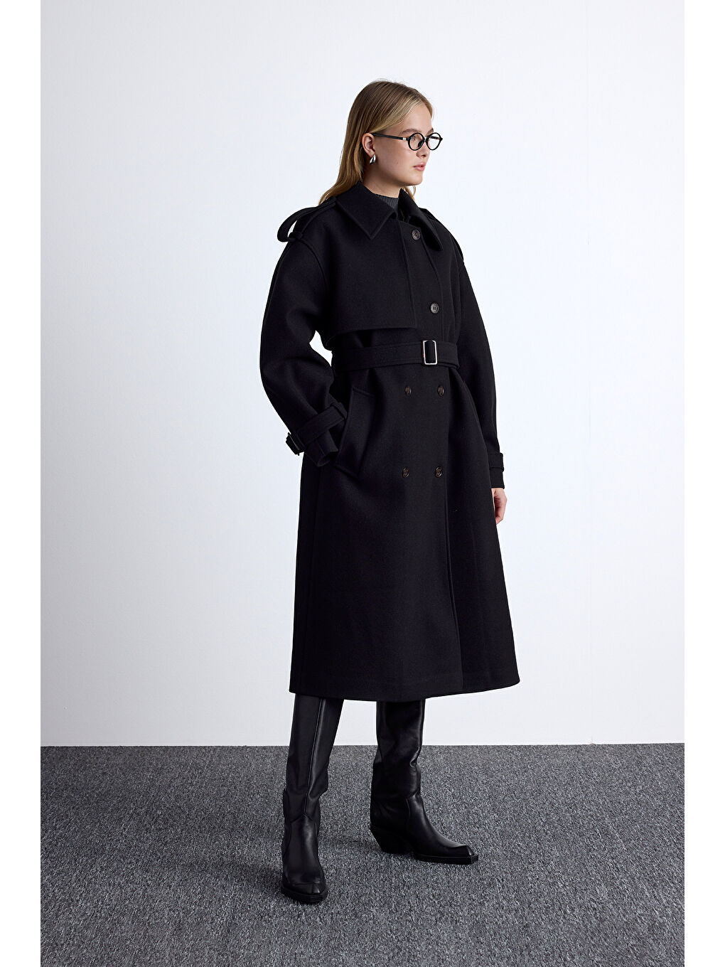 Apolet Detaylı Kaşe Kaban Siyah-3