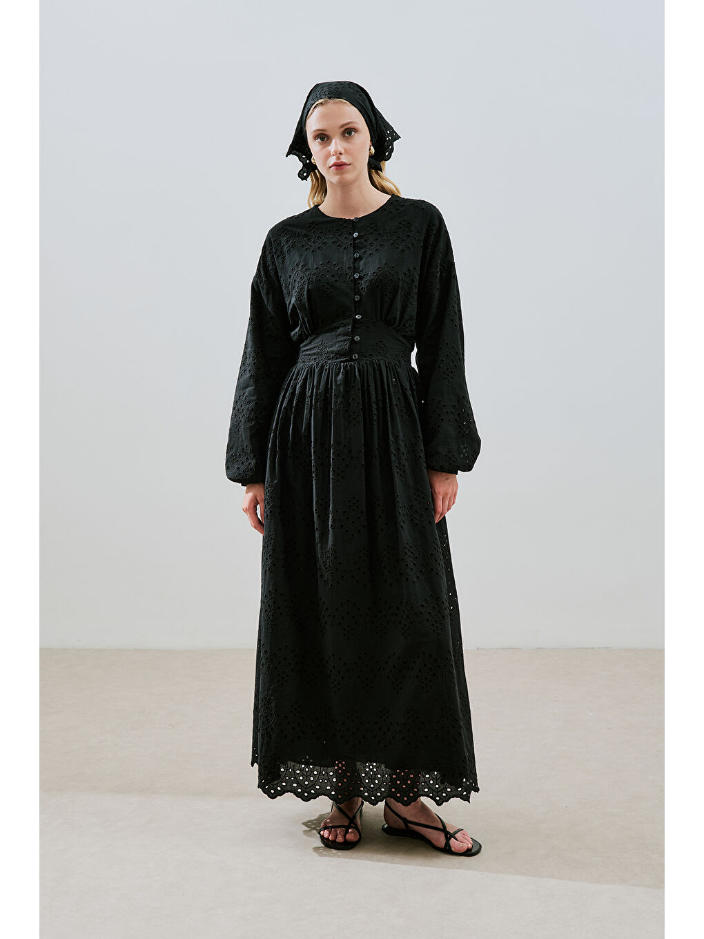 Brode Düğmeli Elbise Siyah