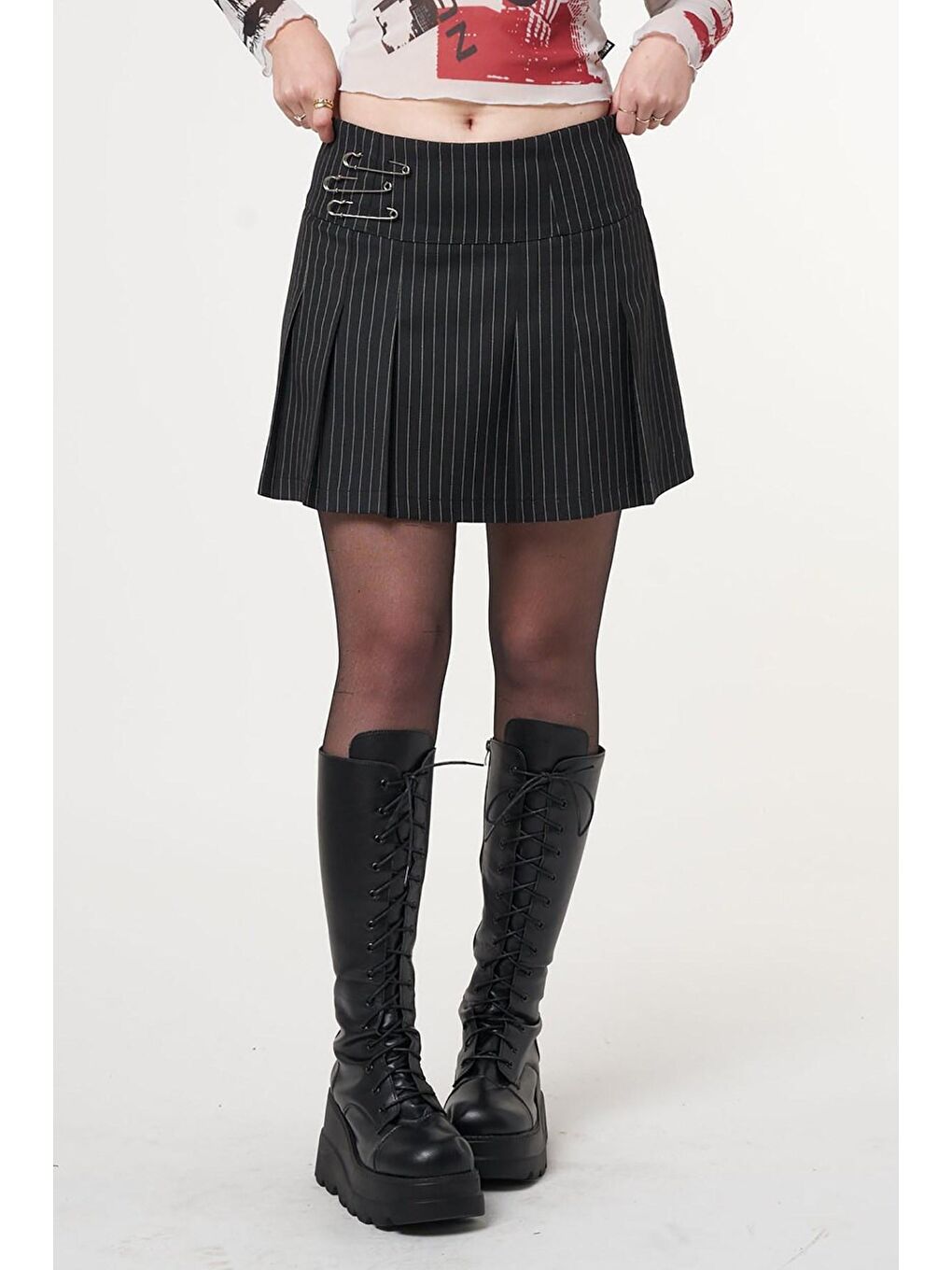 Siyah Çizgili Pileli Kısa Kadın Etek Mg1451
