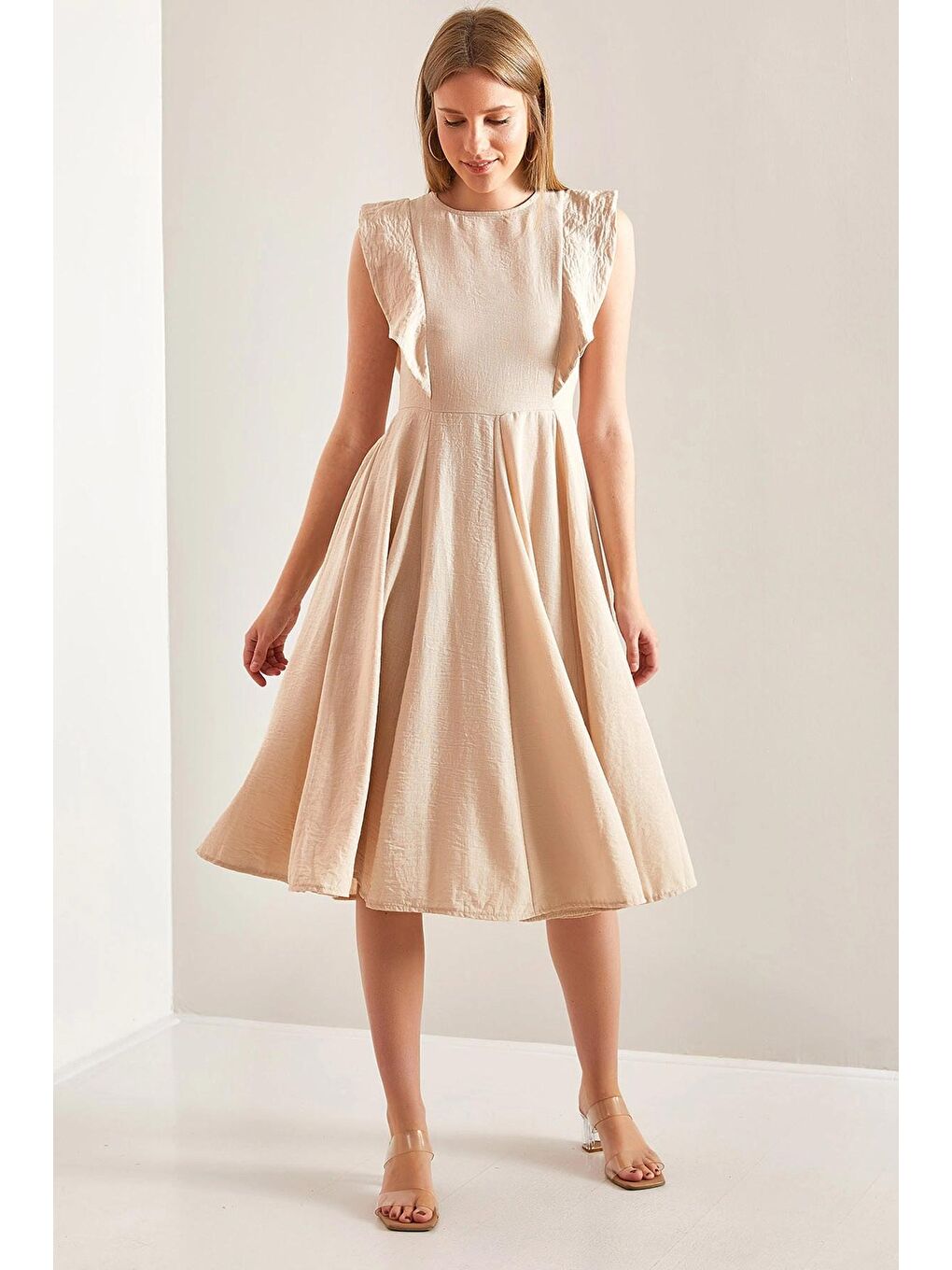 Bej Kadın Yakası Fırfırlı Keten Elbise