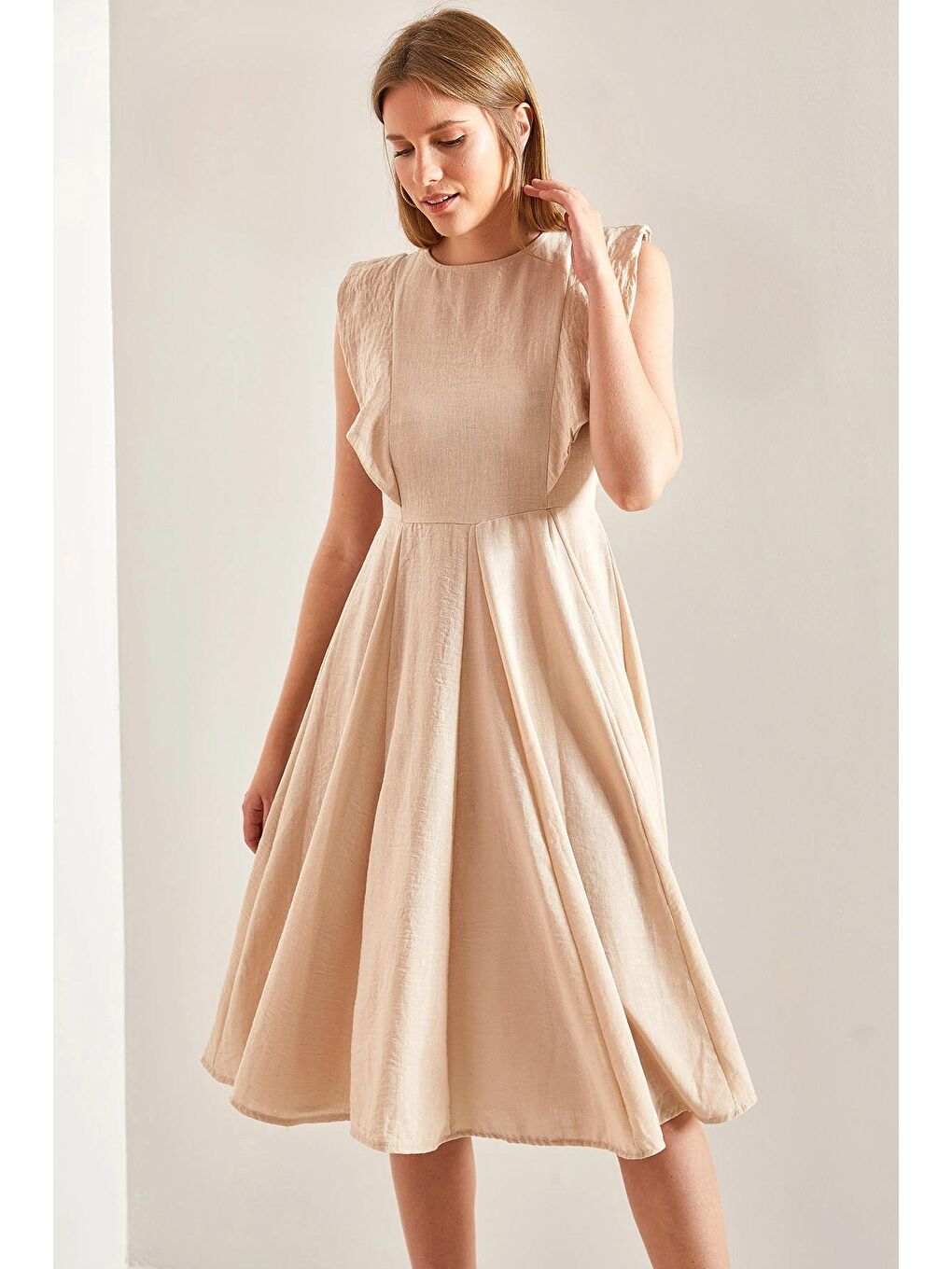 Bej Kadın Yakası Fırfırlı Keten Elbise-1