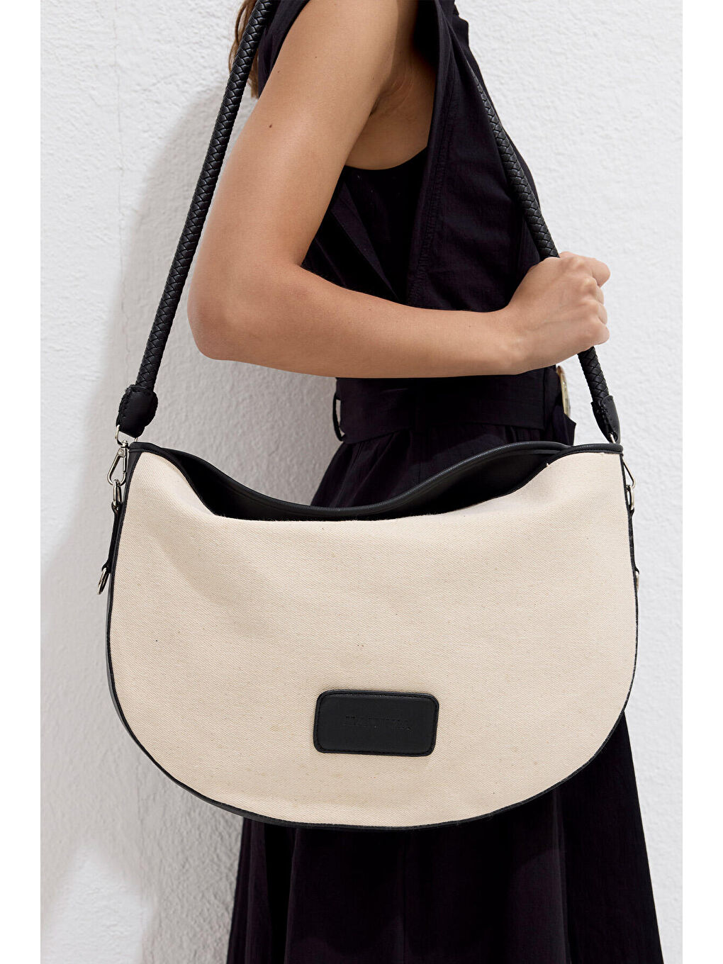 Naturel Kanvas Oval Büyük Çanta Siyah-2