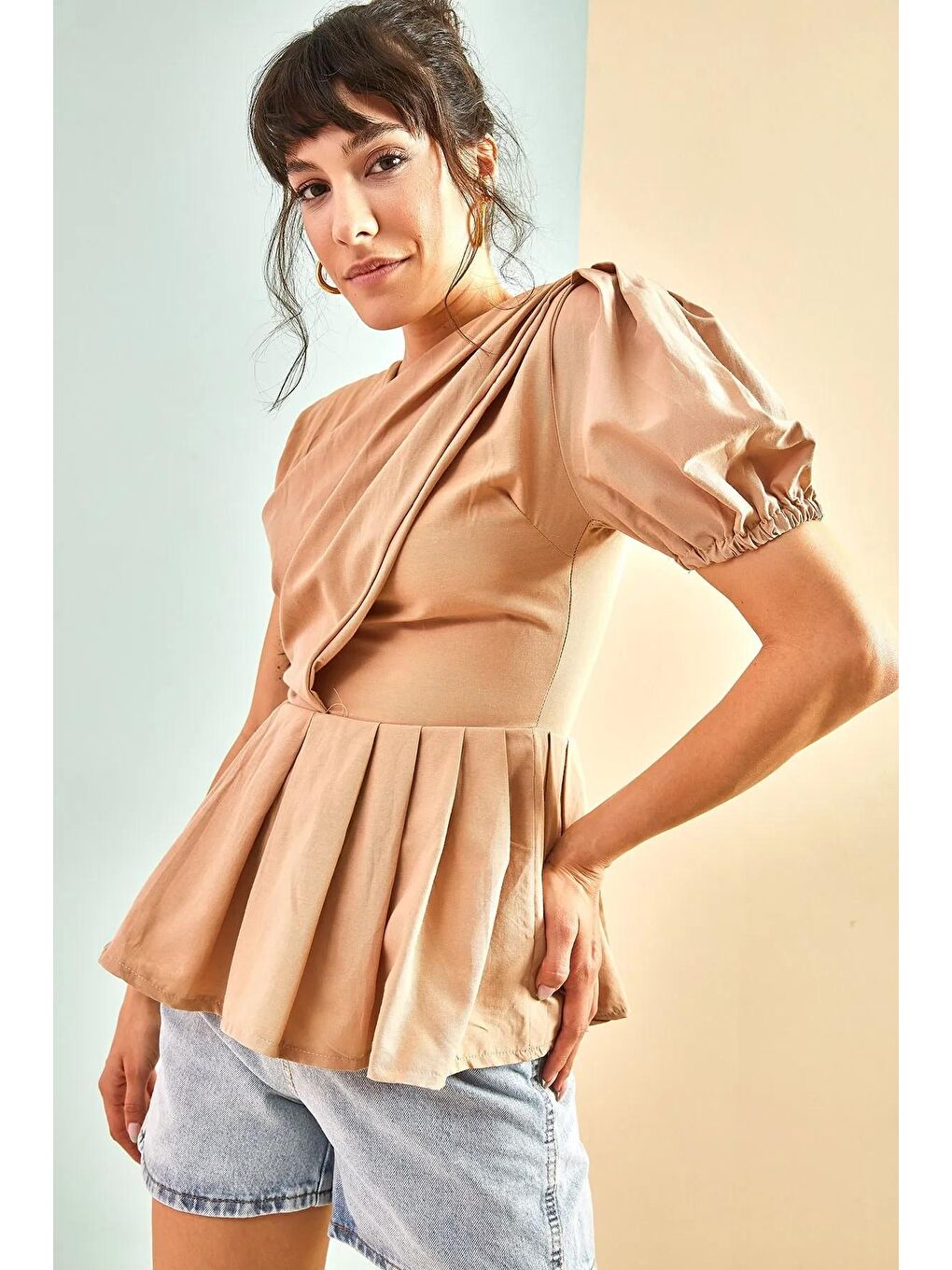 Bej Kadın Tek Omuz Beli Fırfırlı Bluz-3