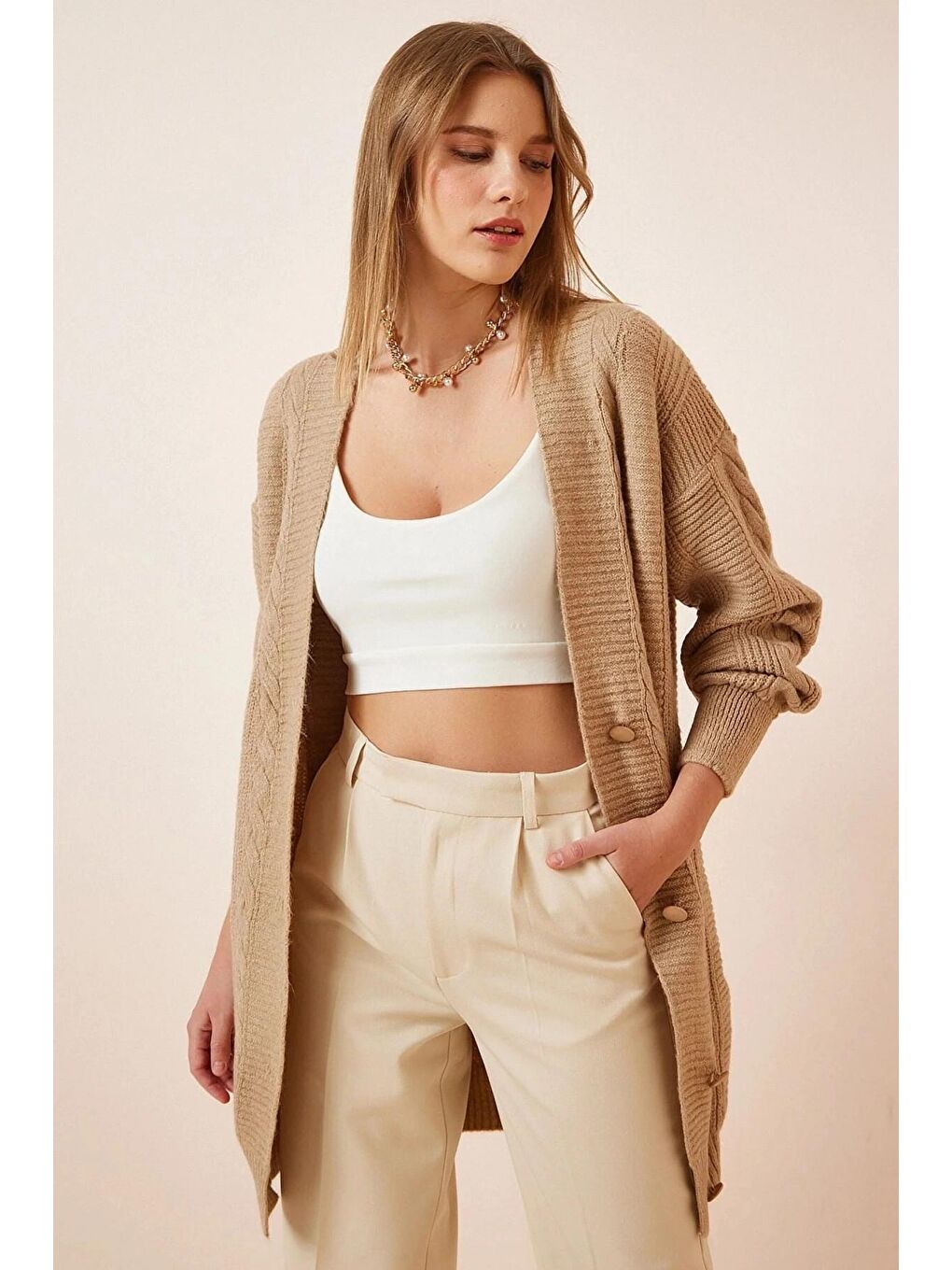 Bej Kadın Bisküvi Saç Örgü Desen Uzun Düğmeli Rahat Kesim Triko Hırka HZL23W-BD1100691-2