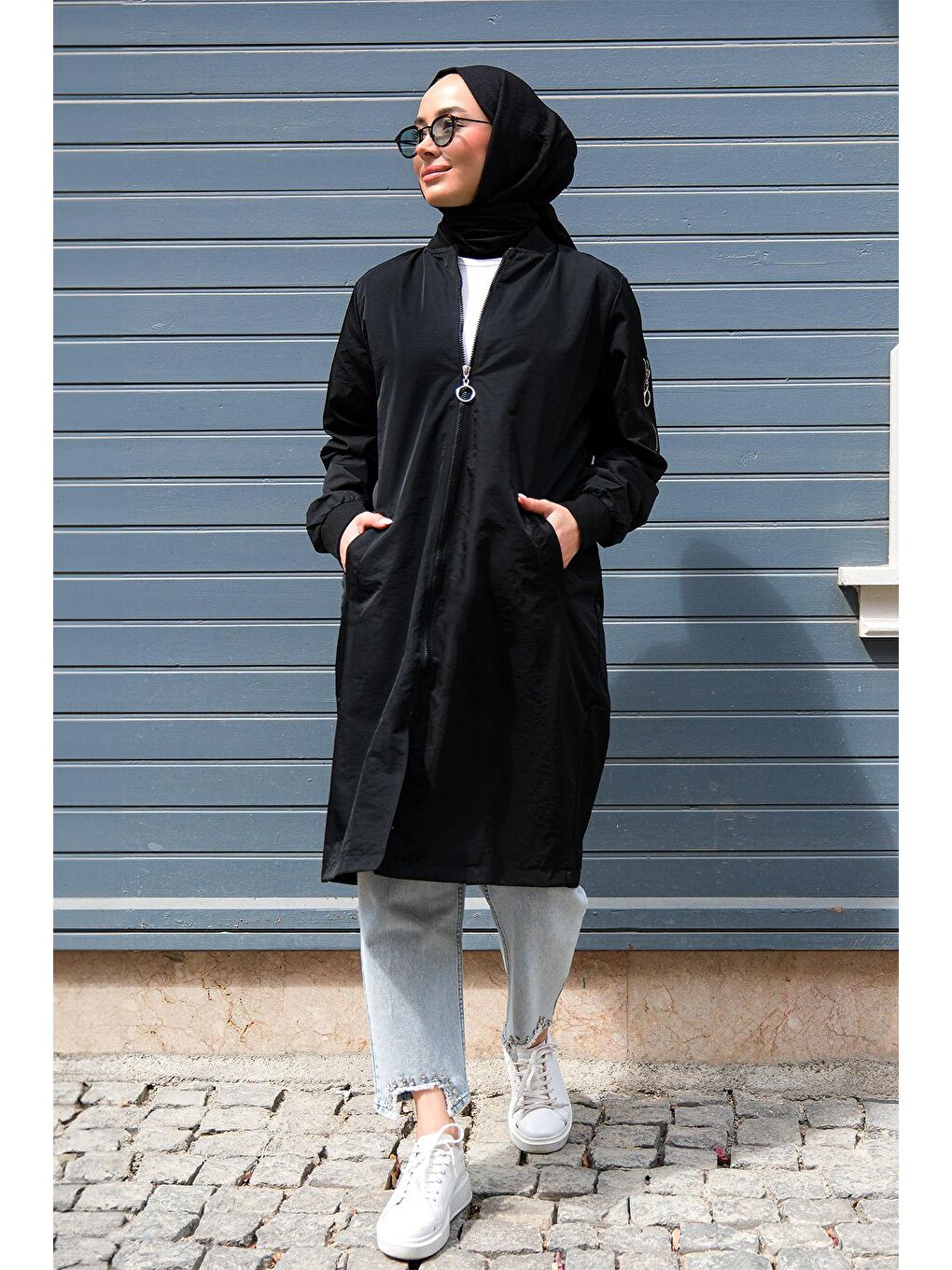 Önden Fermuarlı Kolları Lastikli Yağmurluk Siyah-2