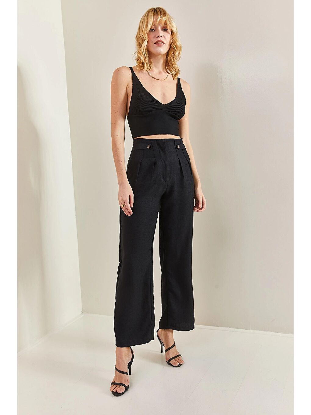 Siyah Kadın Palazzo Düğmeli Pileli Ayrobin Kumaş Pantolon-1