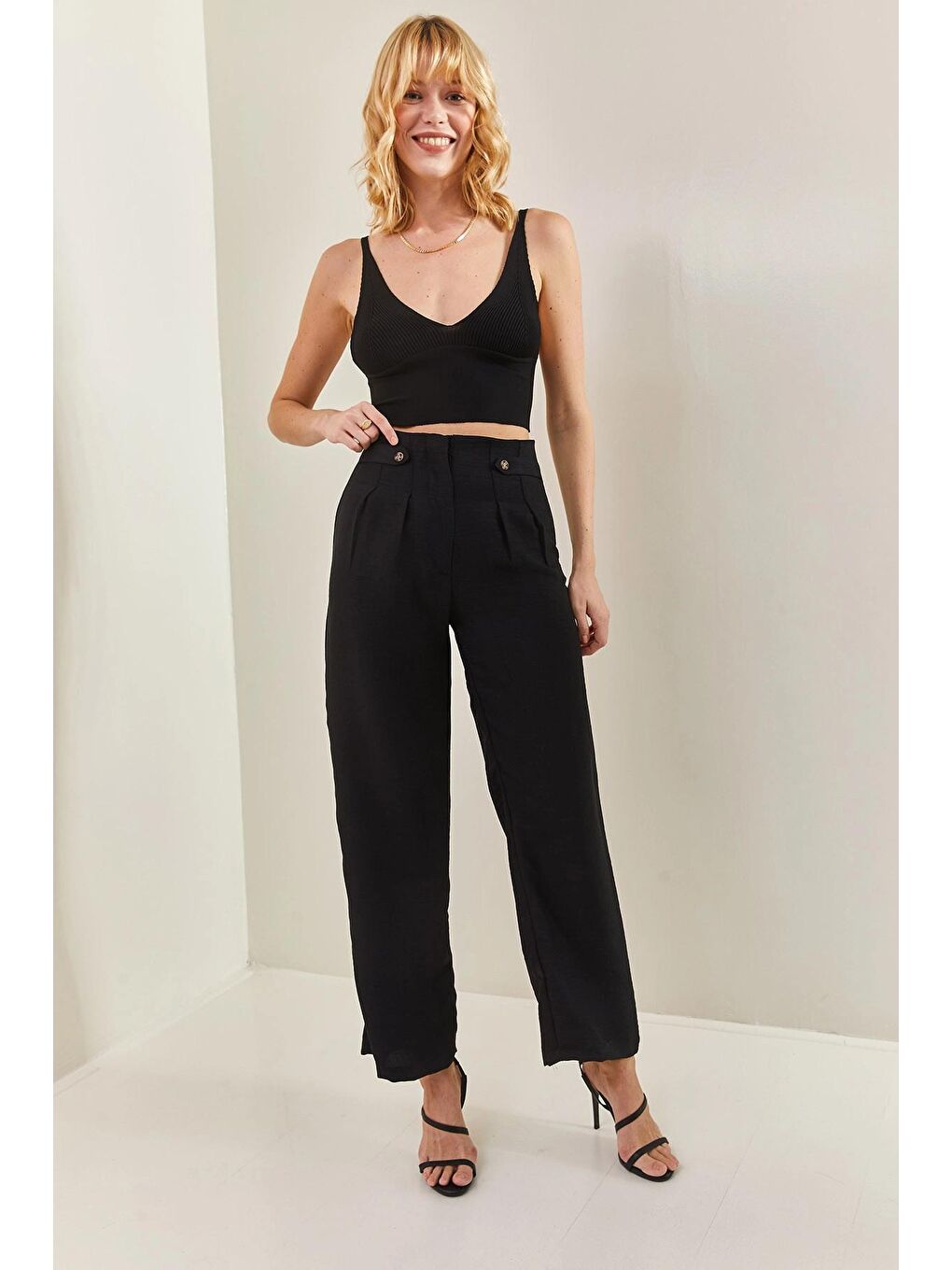 Siyah Kadın Palazzo Düğmeli Pileli Ayrobin Kumaş Pantolon-2