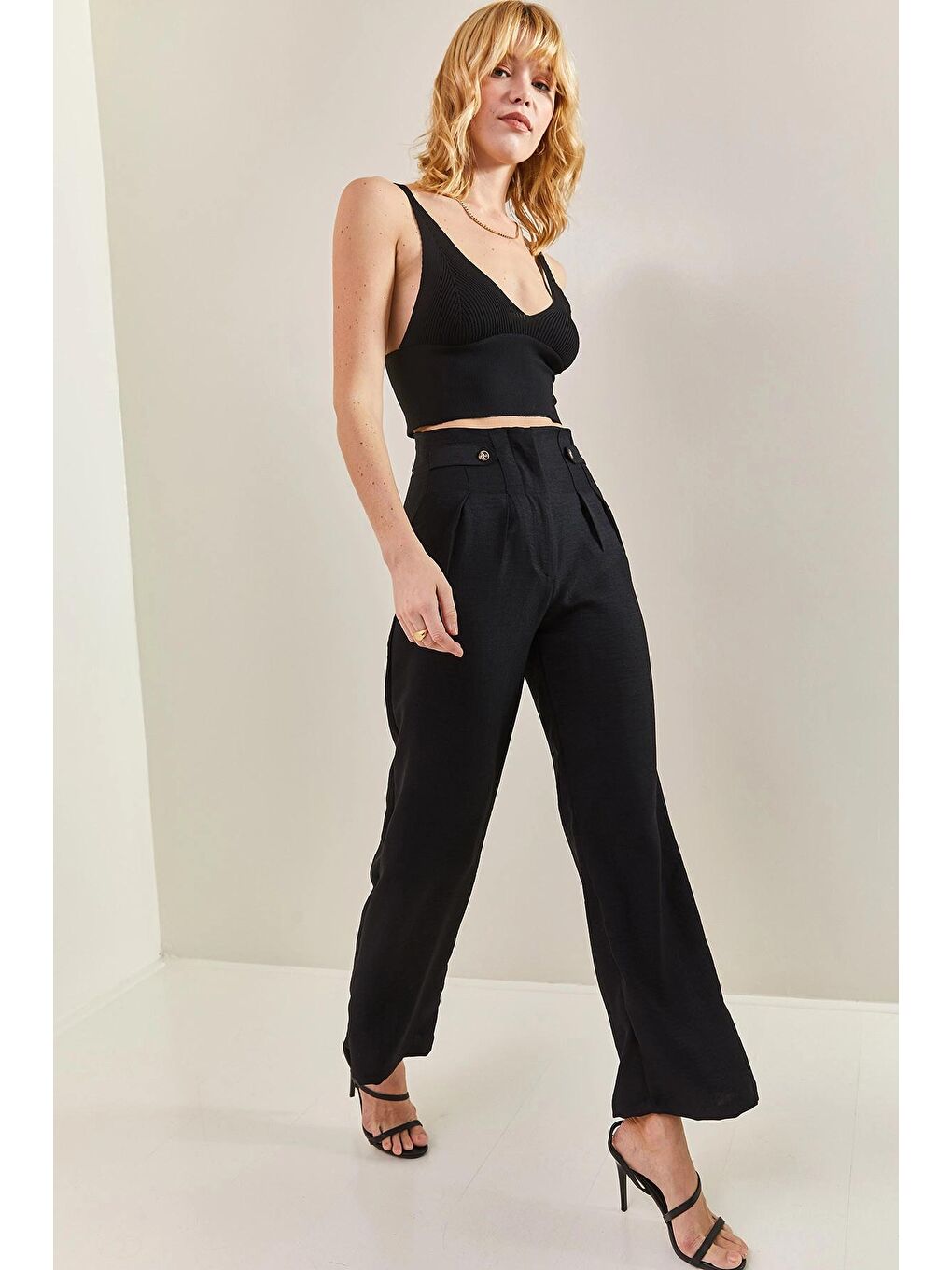 Siyah Kadın Palazzo Düğmeli Pileli Ayrobin Kumaş Pantolon-3