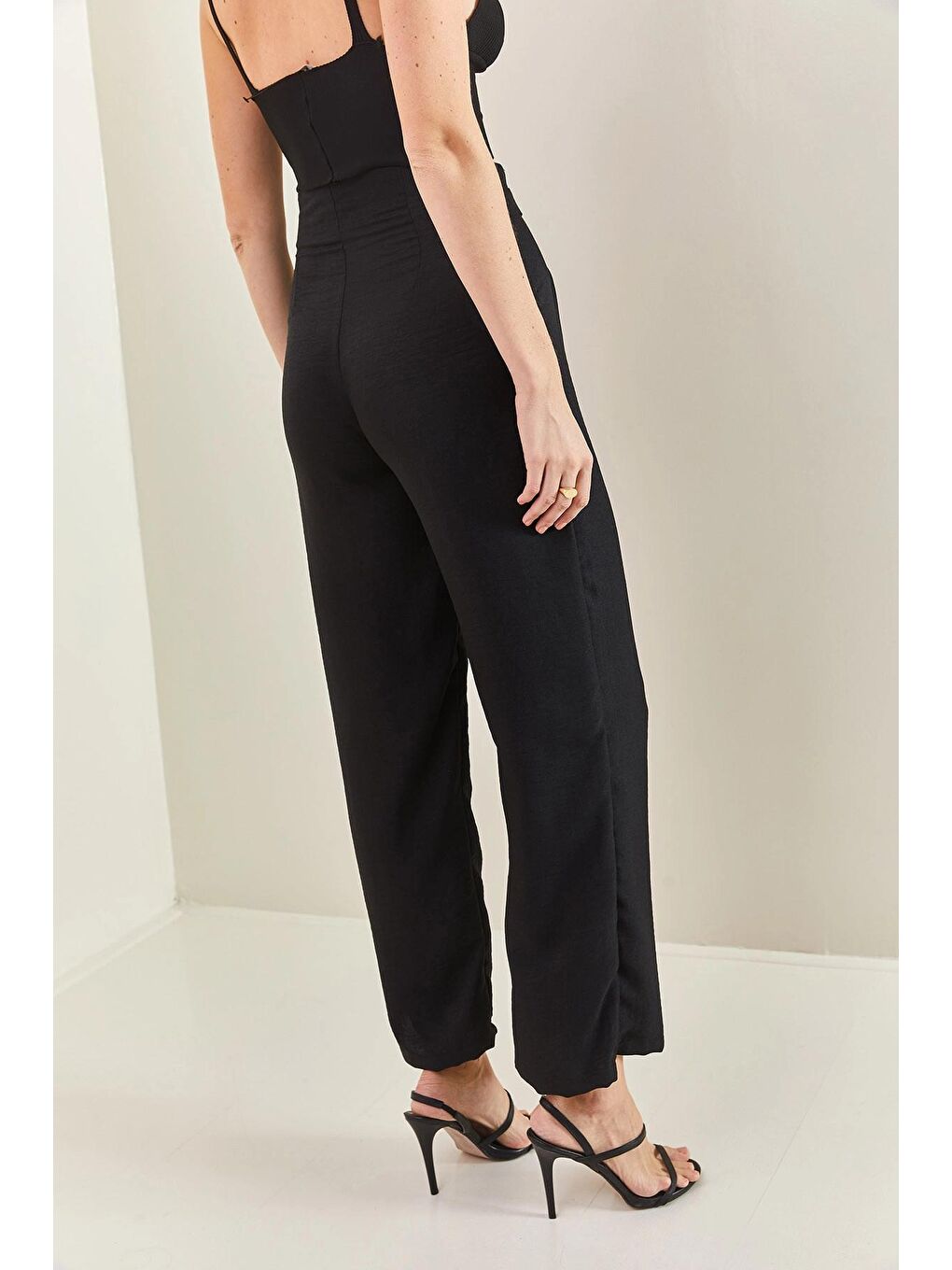 Siyah Kadın Palazzo Düğmeli Pileli Ayrobin Kumaş Pantolon-4