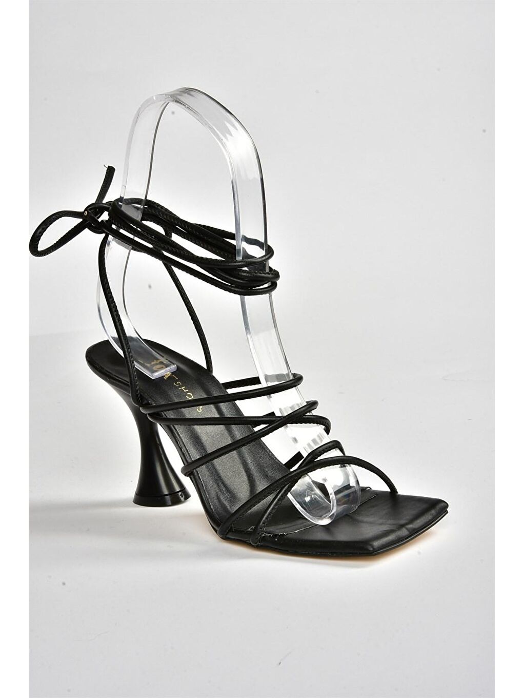 Siyah Bilekten Bağlamalı Topuklu Kadın Ayakkabı M369543409-4