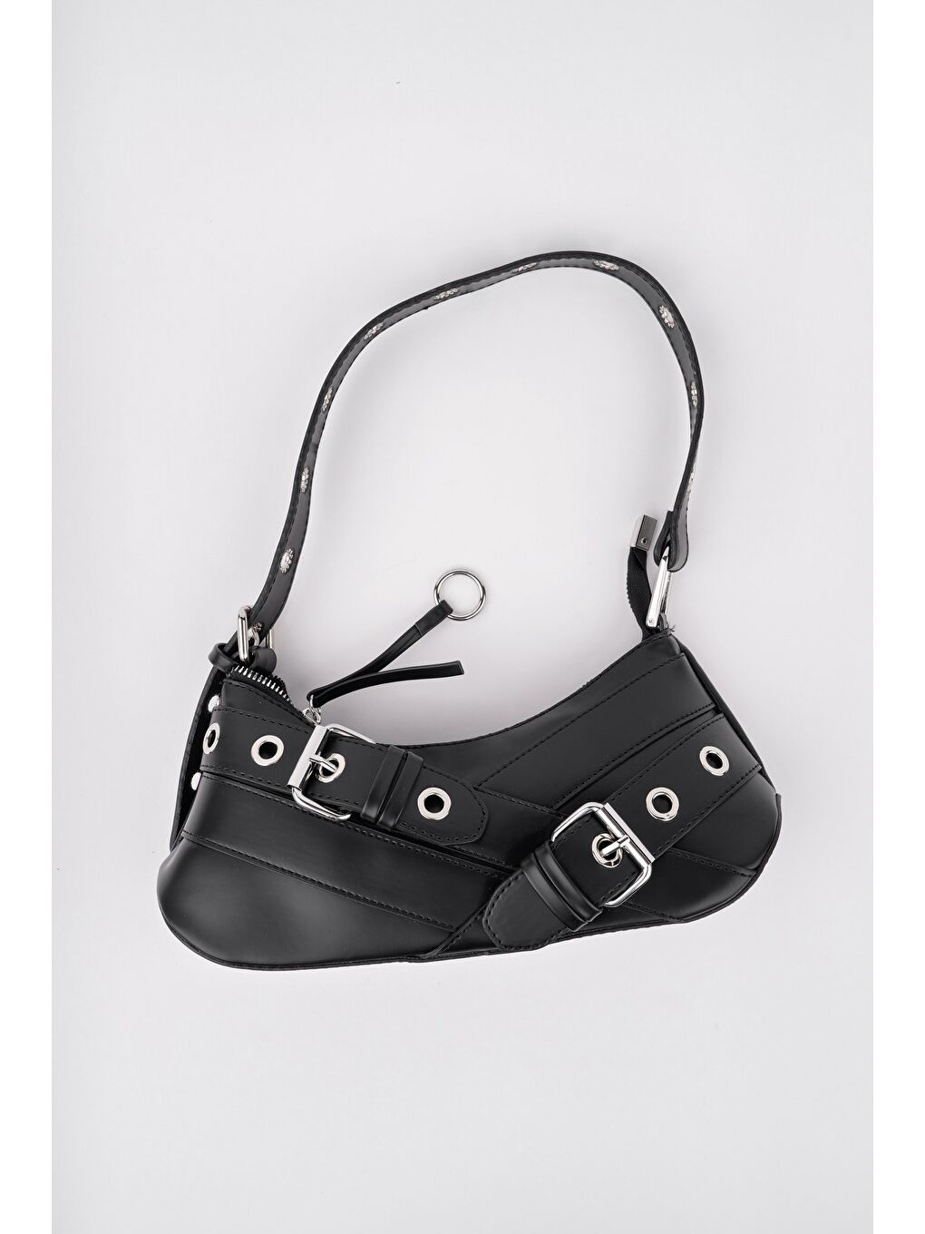 Siyah DOCPE Kadın Kemer Detaylı Baget Çanta