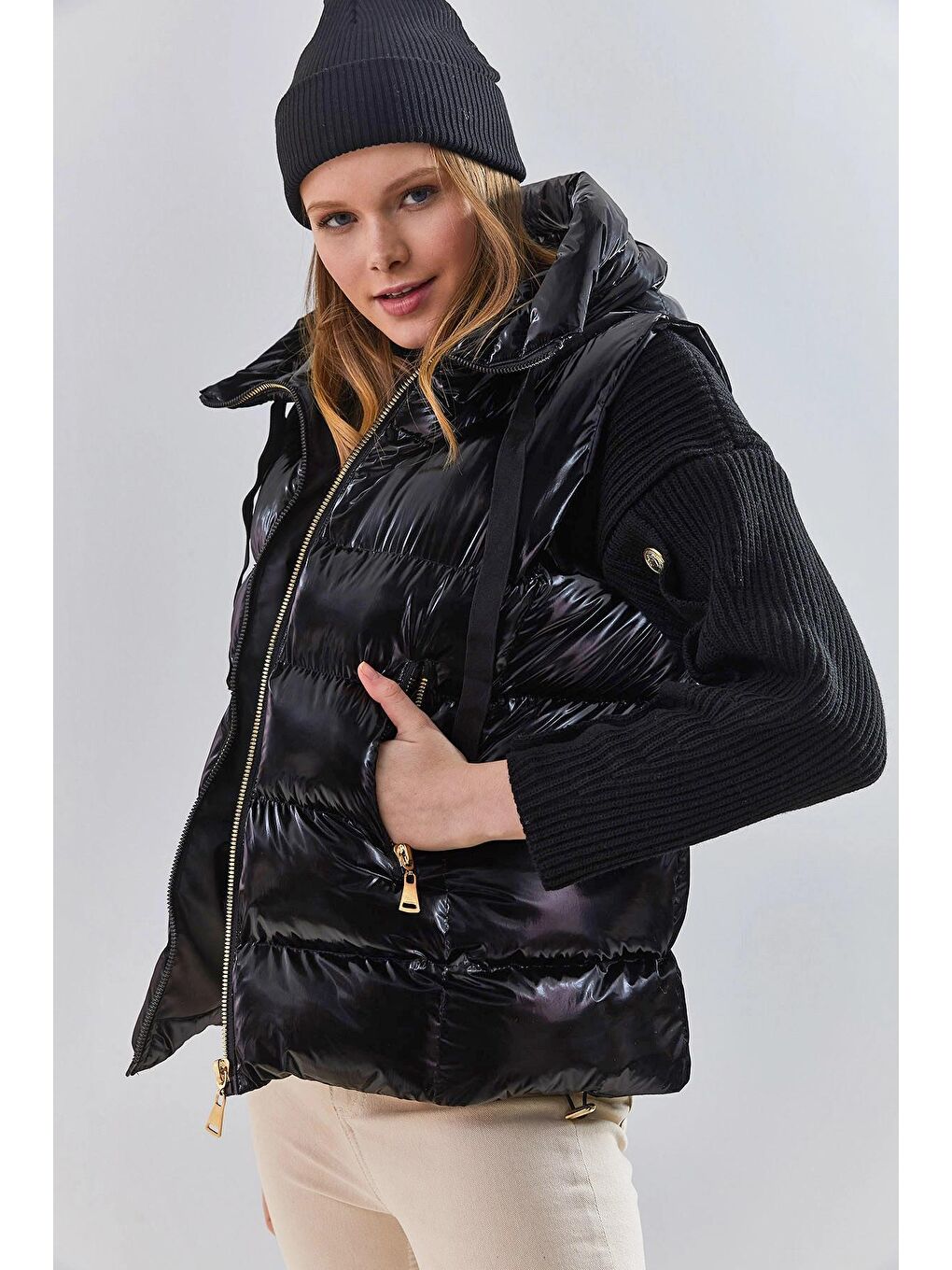 Siyah Kadın Astranot Kapüşon Şişme Yelek-3