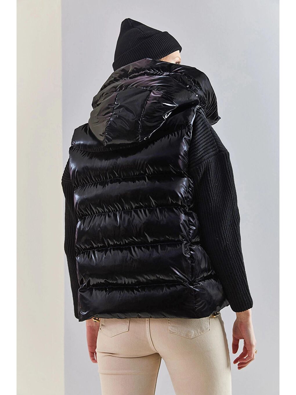 Siyah Kadın Astranot Kapüşon Şişme Yelek-4