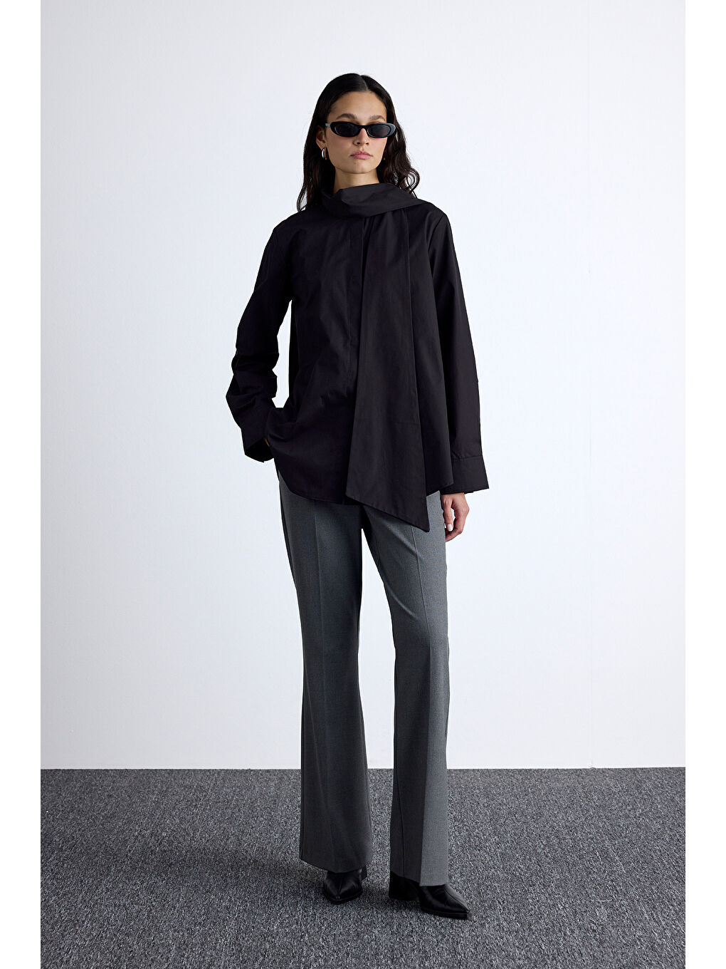 Fular Detaylı Premıum Gömlek Siyah