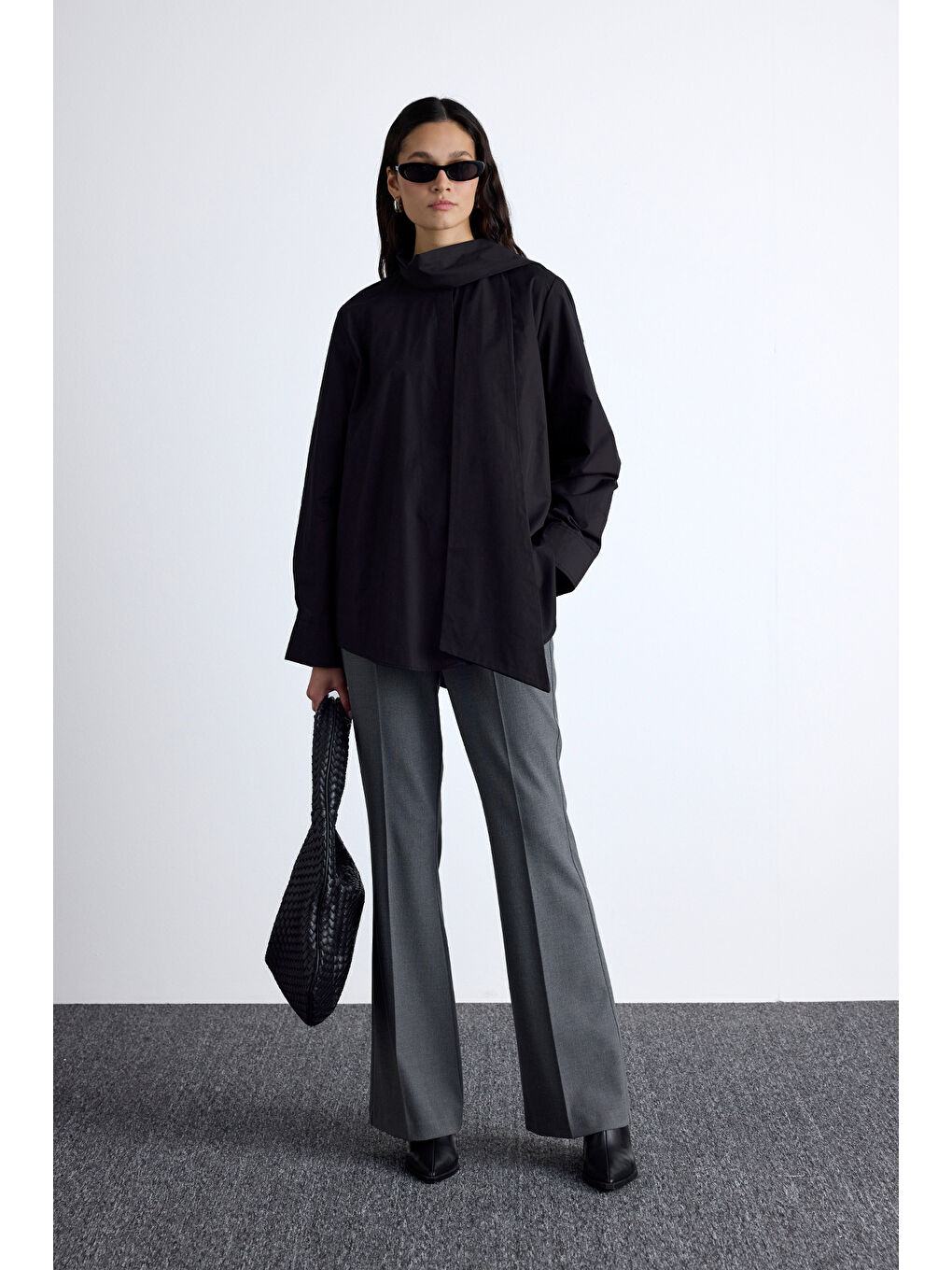 Fular Detaylı Premıum Gömlek Siyah-1