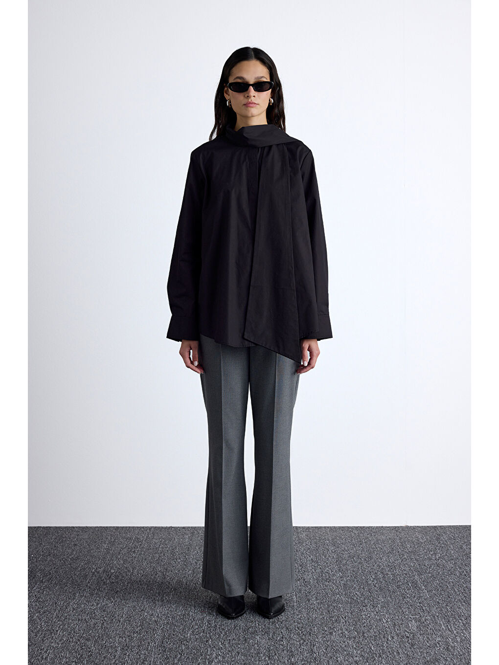 Fular Detaylı Premıum Gömlek Siyah-2